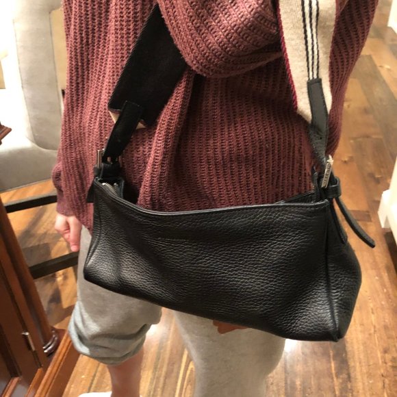 Burberry Black Pebbled Leather Shoulder Bag - Picture 7 of 7